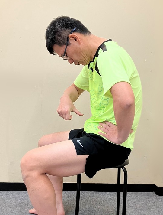 お腹をへこませる