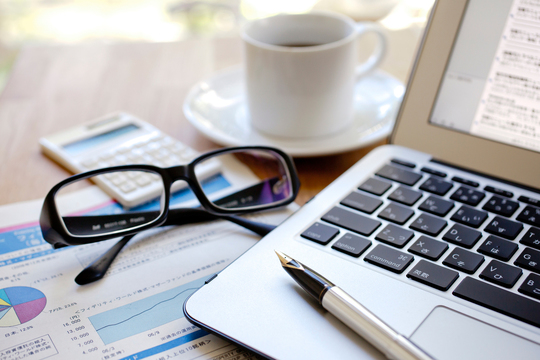 パソコンと眼鏡